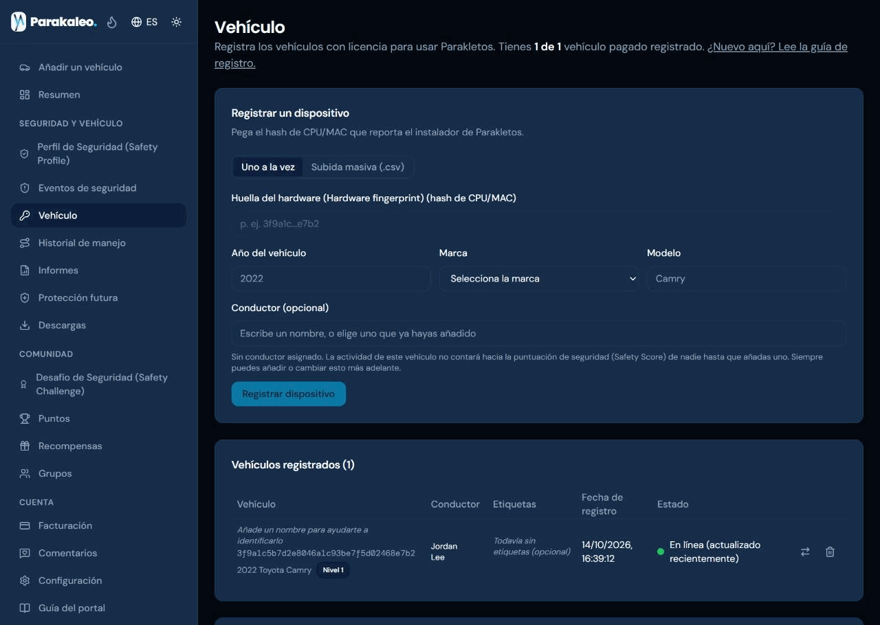La página Vehículo, con el vehículo registrado mostrado como En línea y actualizado recientemente.