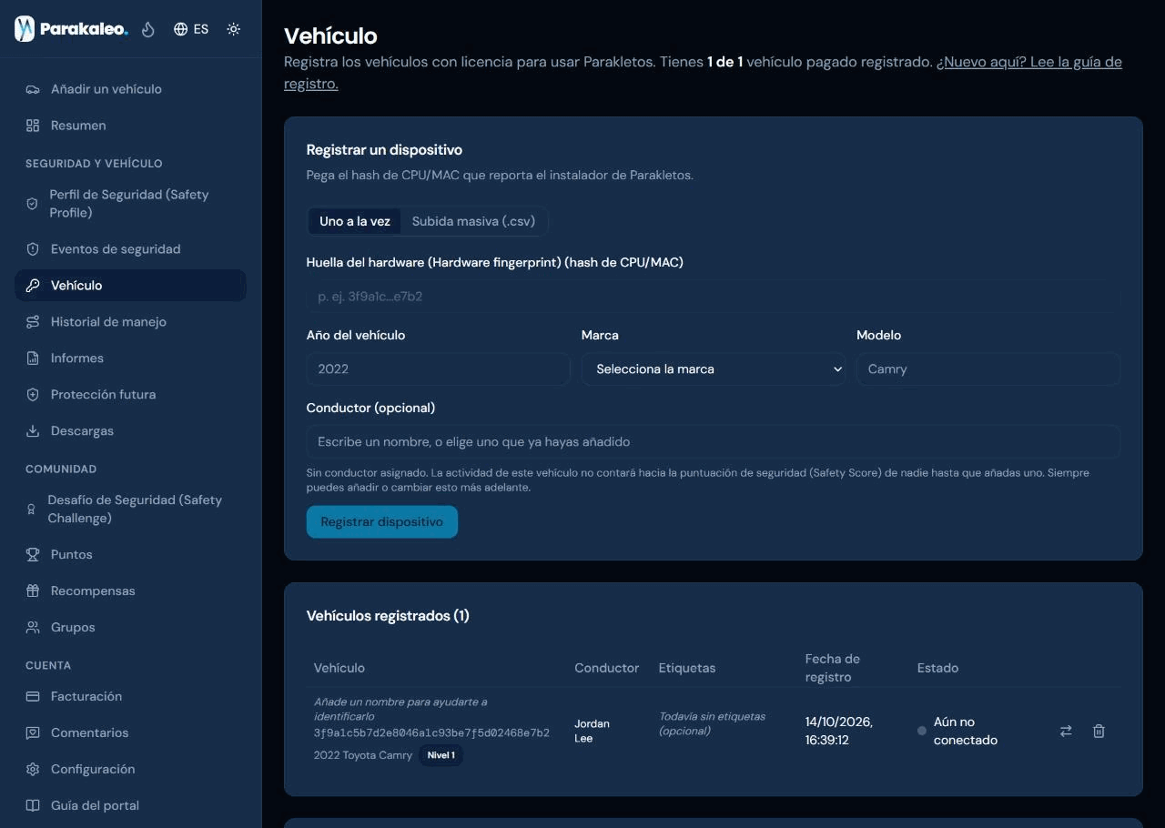 El formulario de registro del vehículo, y una lista con un vehículo ya registrado y un conductor asignado.